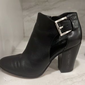 MICHAEL KORS leather boots, size 6.